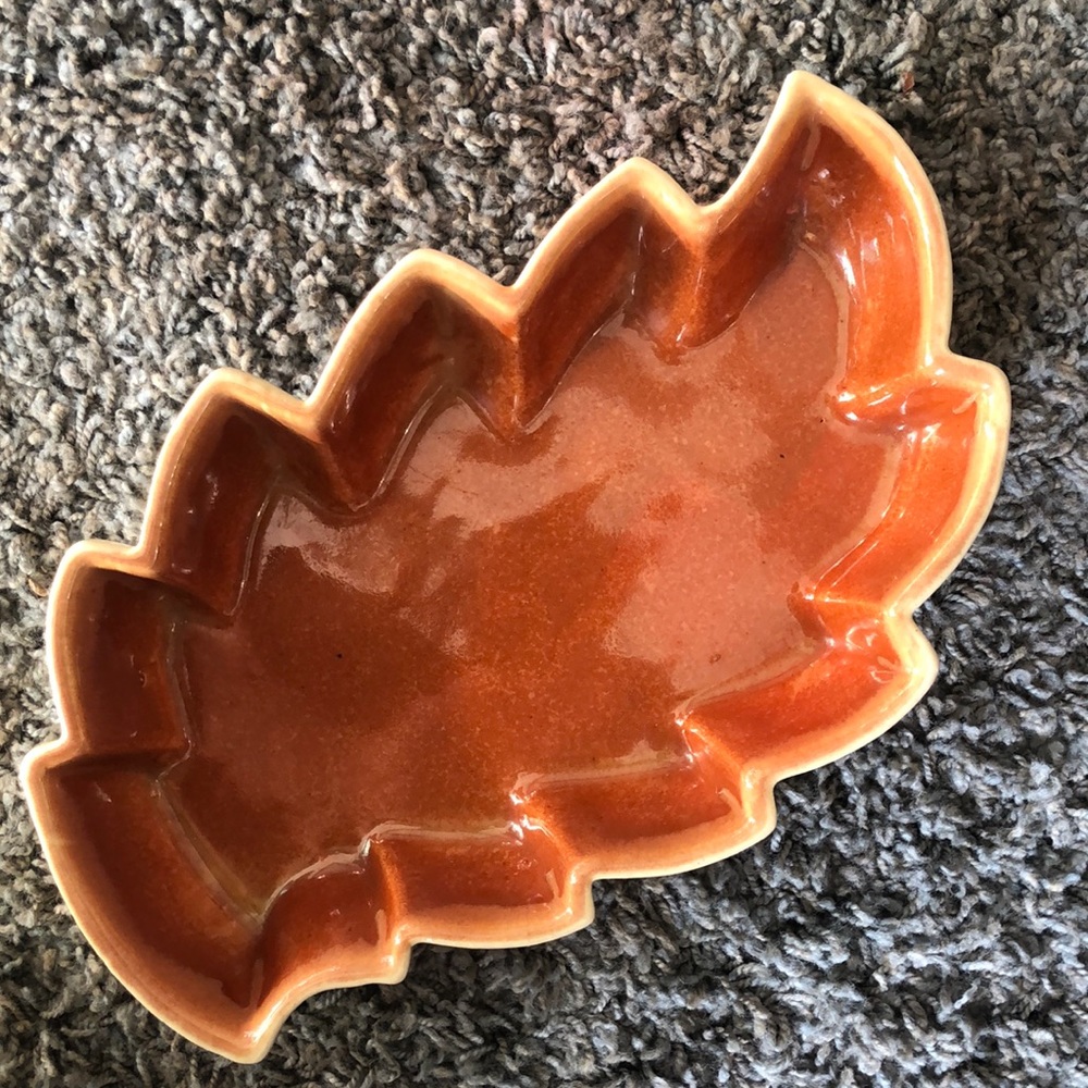 Vintage Haeger leaf serving dish